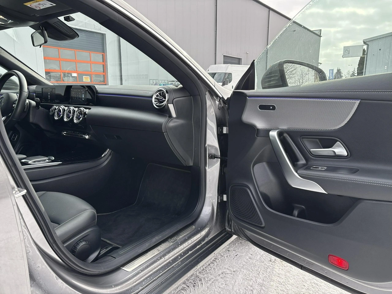 Mercedes CLA 180 - Zdjęcie 16