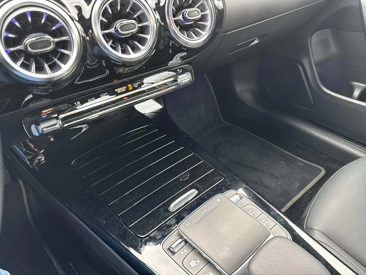 Mercedes CLA 180 - Zdjęcie 24