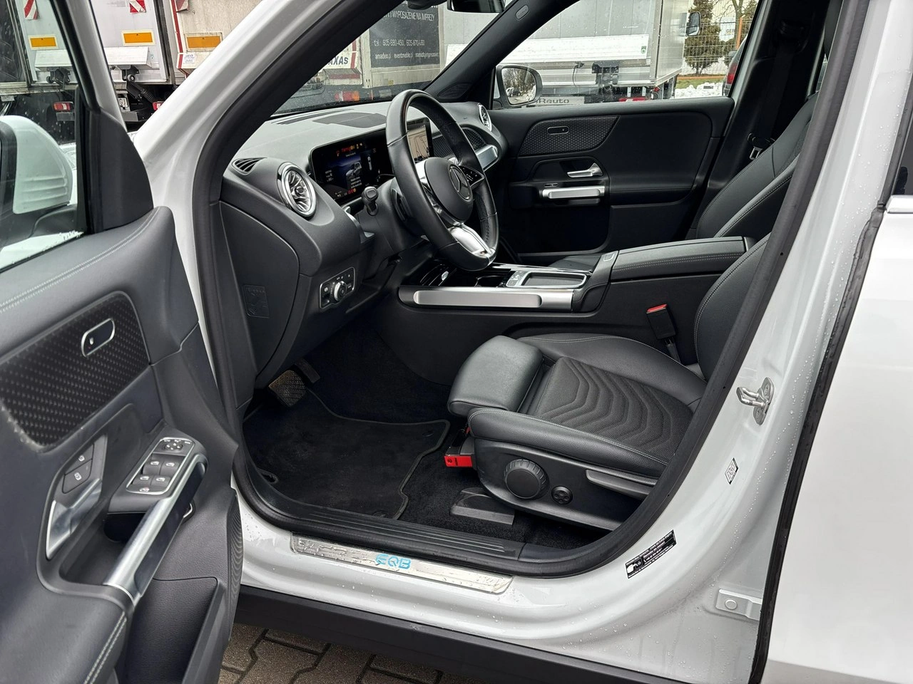 Mercedes EQB - Zdjęcie 9