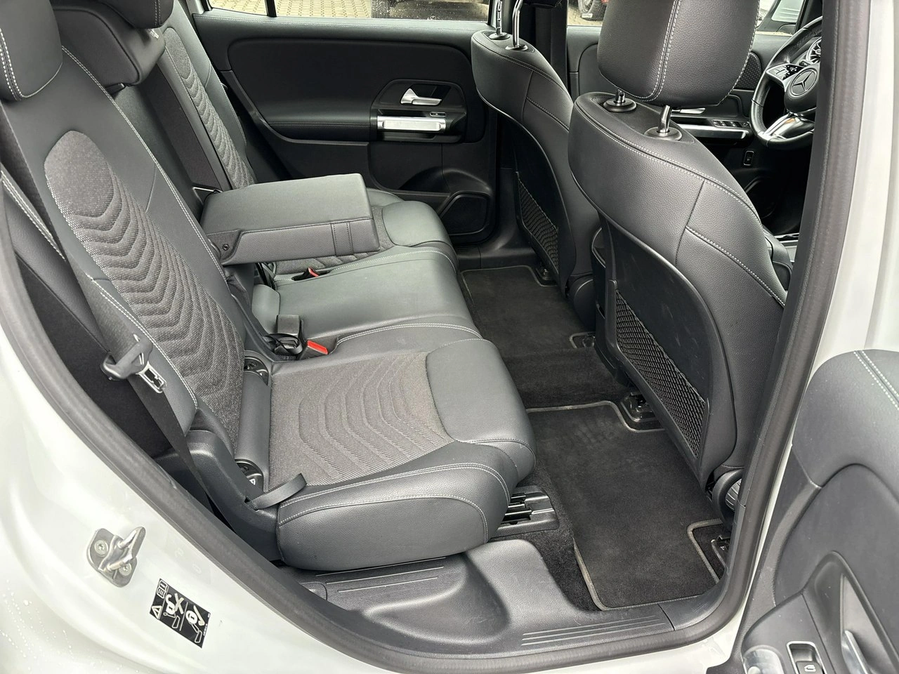 Mercedes EQB - Zdjęcie 14