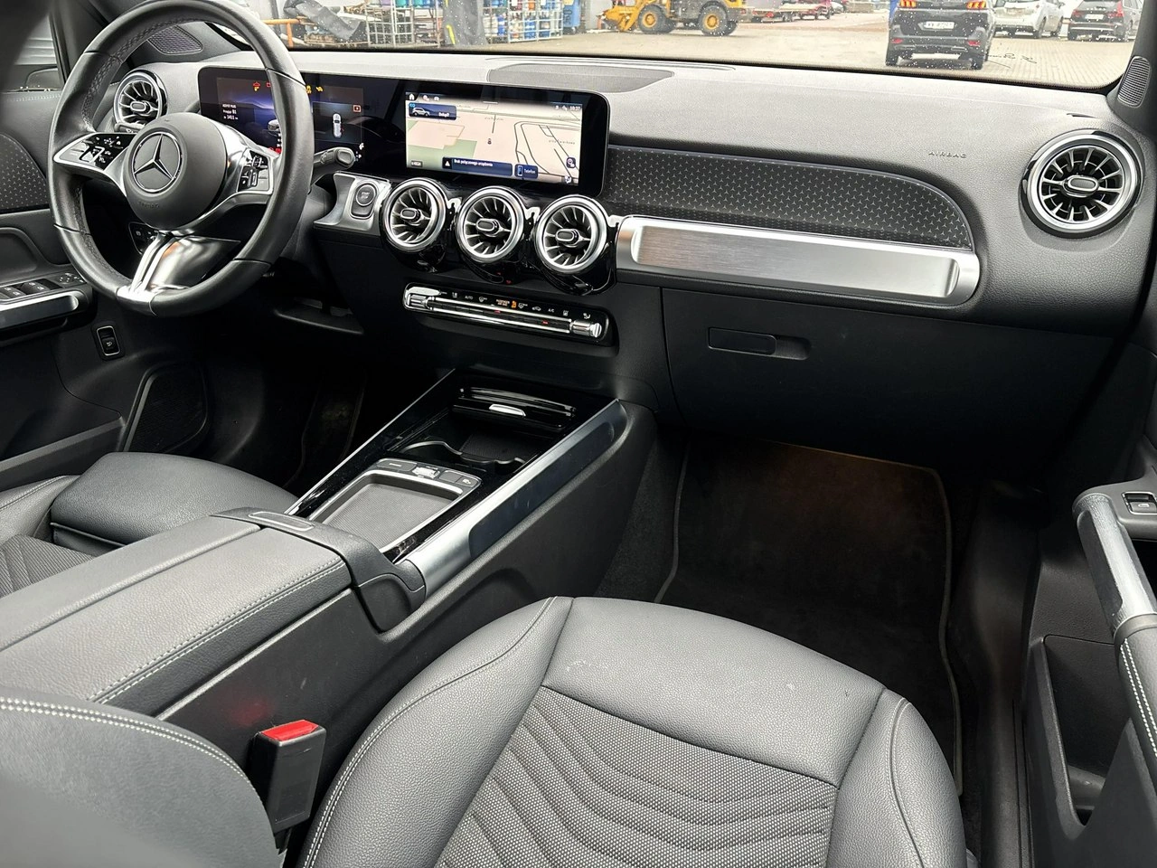 Mercedes EQB - Zdjęcie 15