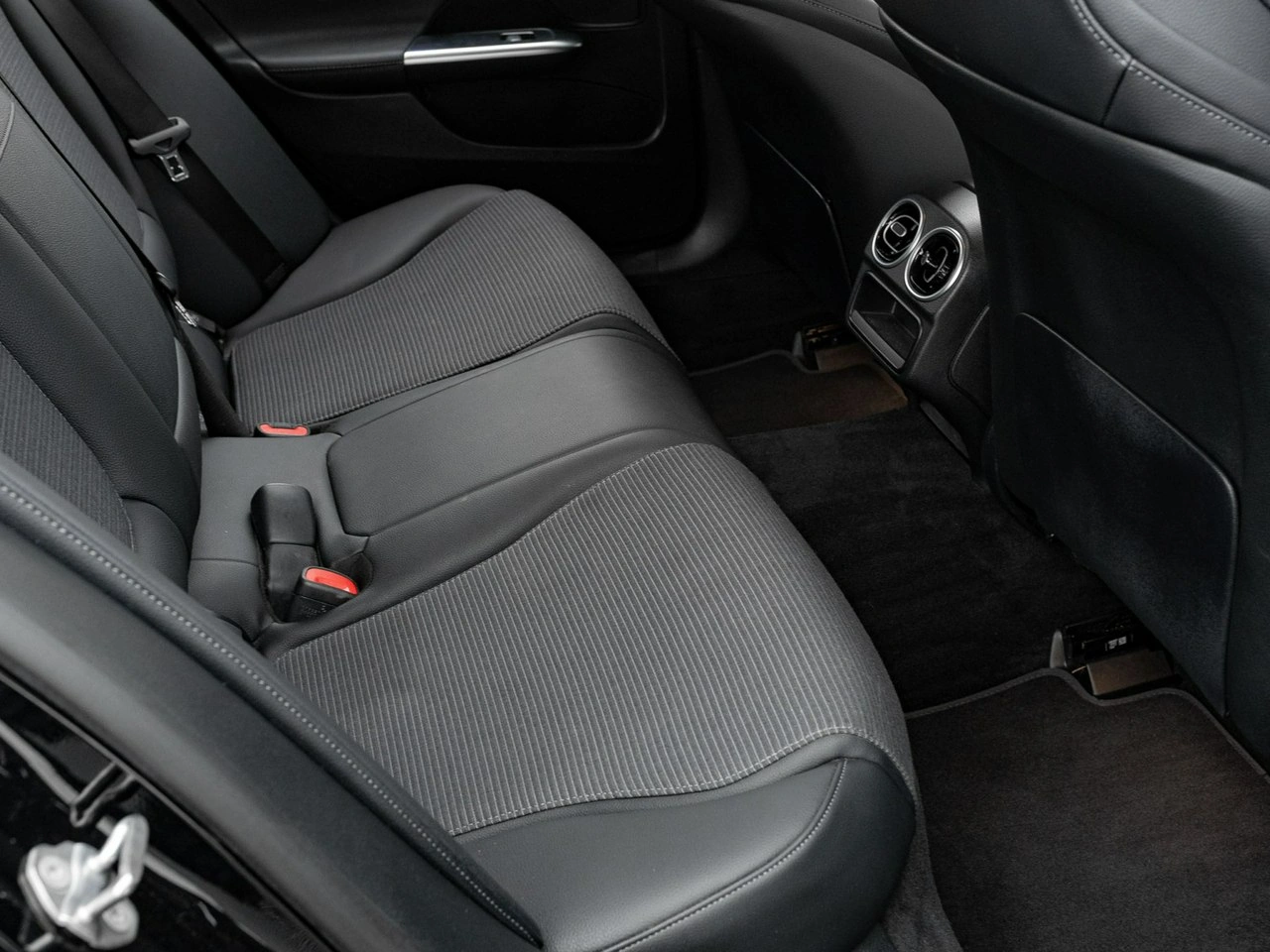 Mercedes C 180 - Zdjęcie 21