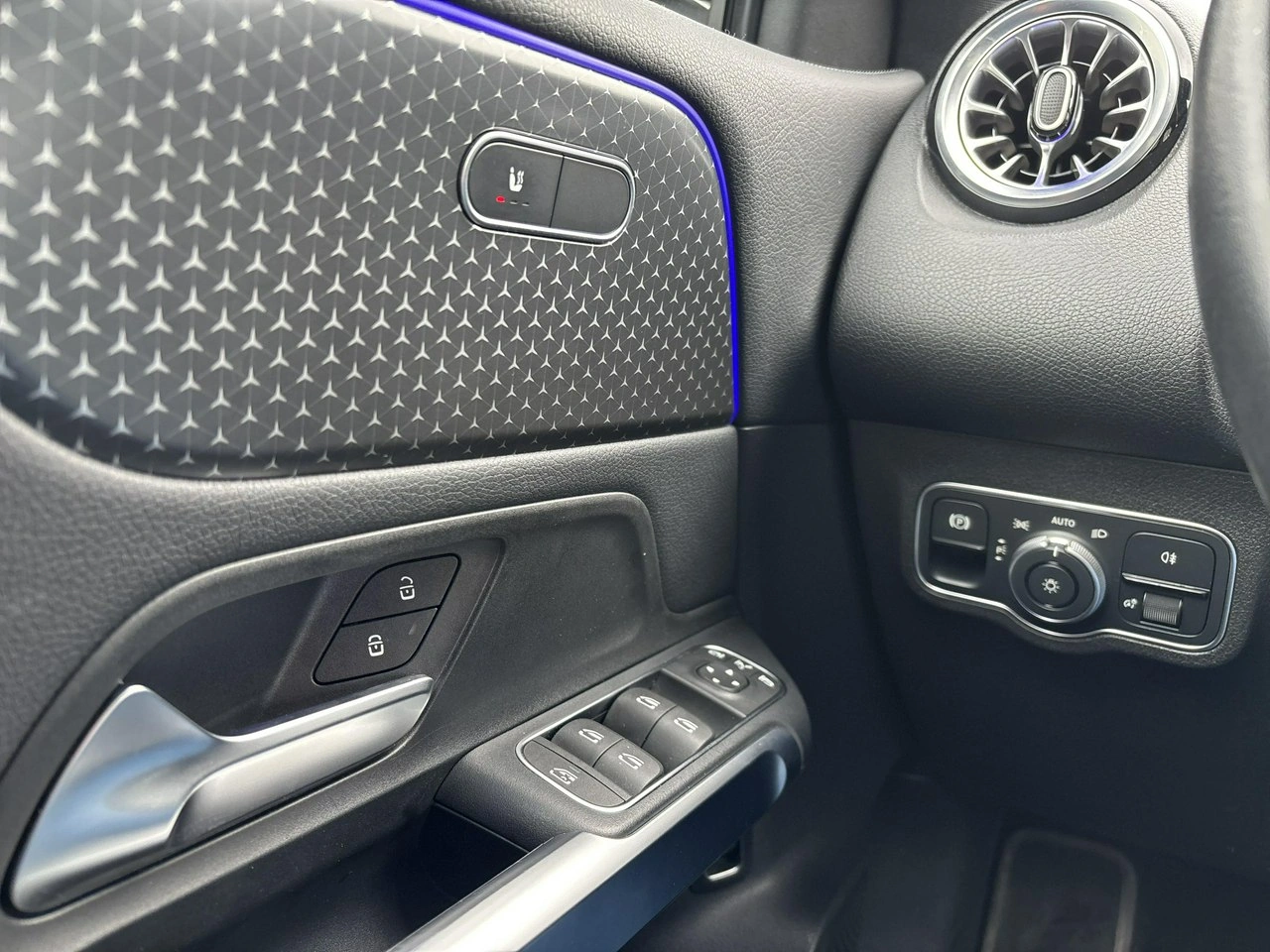 Mercedes EQB - Zdjęcie 26