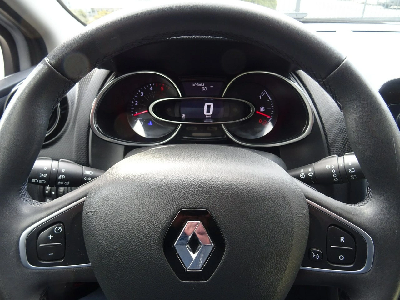 Renault Clio - Zdjęcie 9
