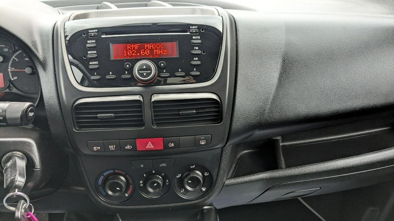 Opel Combo - Zdjęcie 23