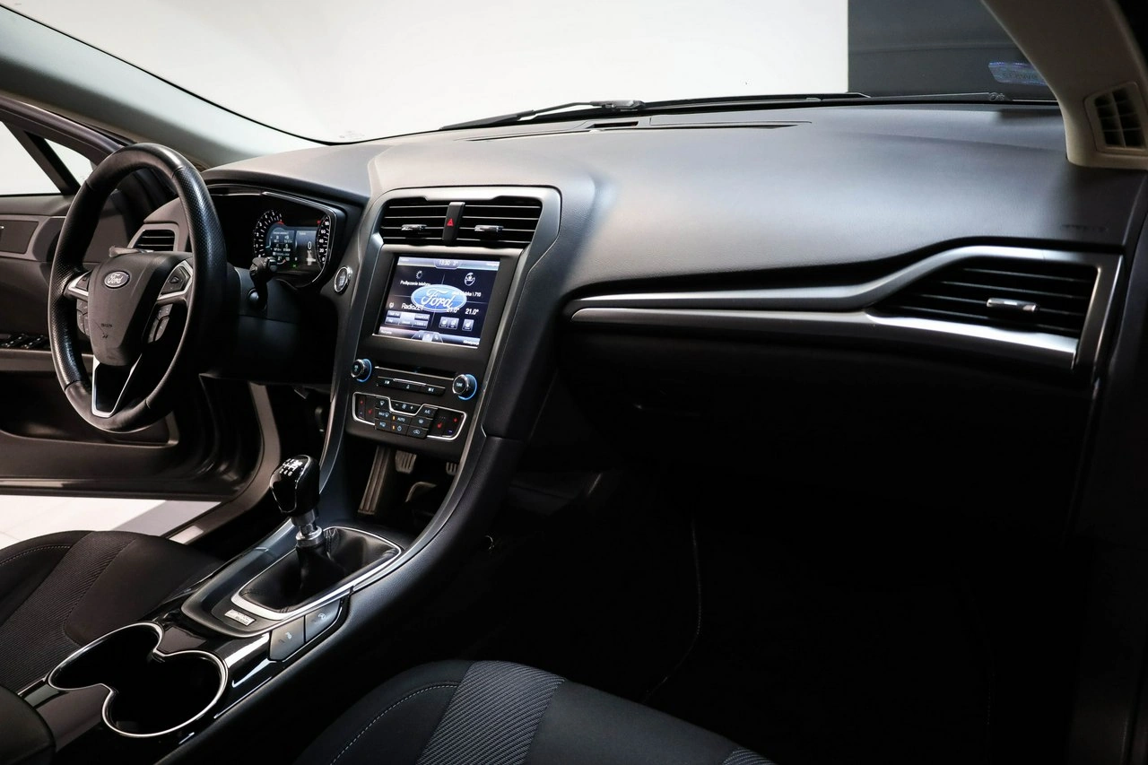 Ford Mondeo - Zdjęcie 21