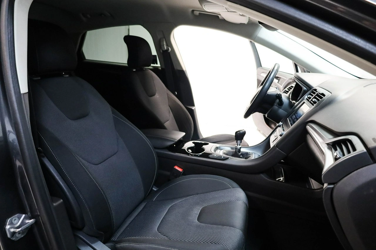 Ford Mondeo - Zdjęcie 23