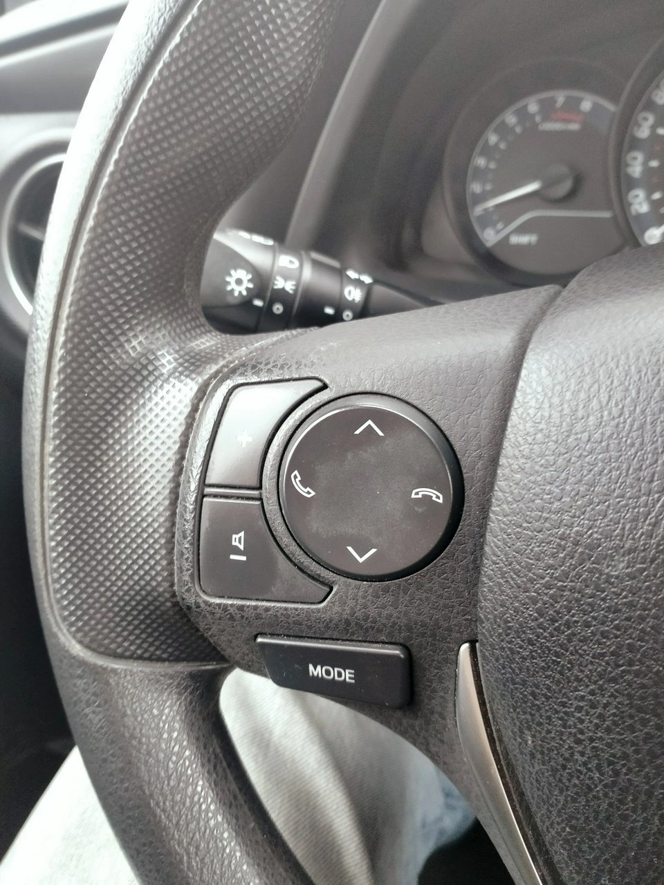 Toyota Auris - Zdjęcie 17