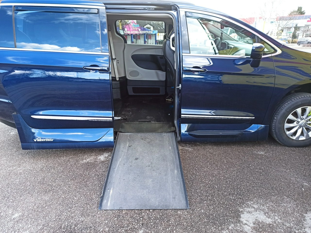 Chrysler Pacifica - Zdjęcie 11