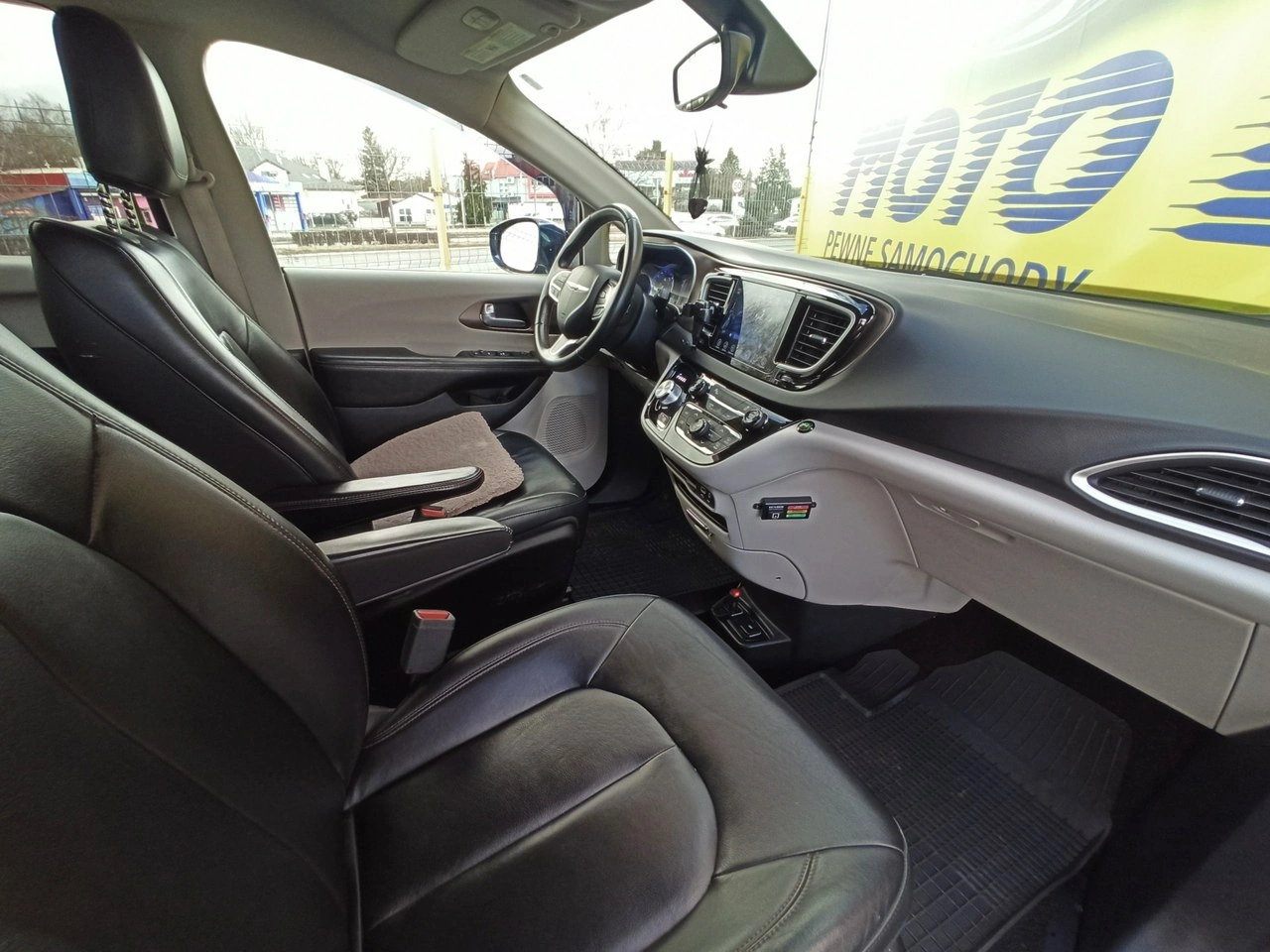 Chrysler Pacifica - Zdjęcie 13