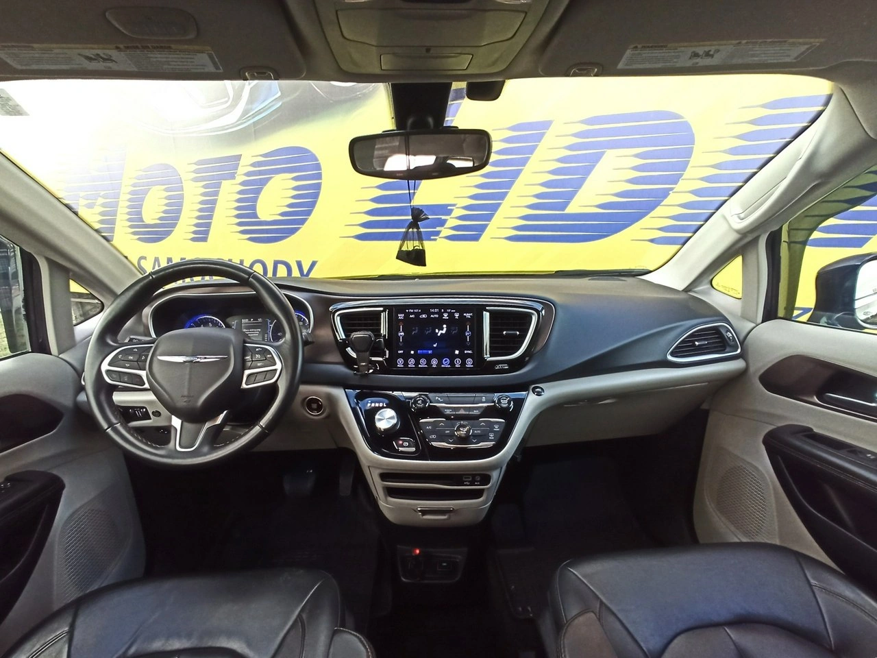 Chrysler Pacifica - Zdjęcie 14