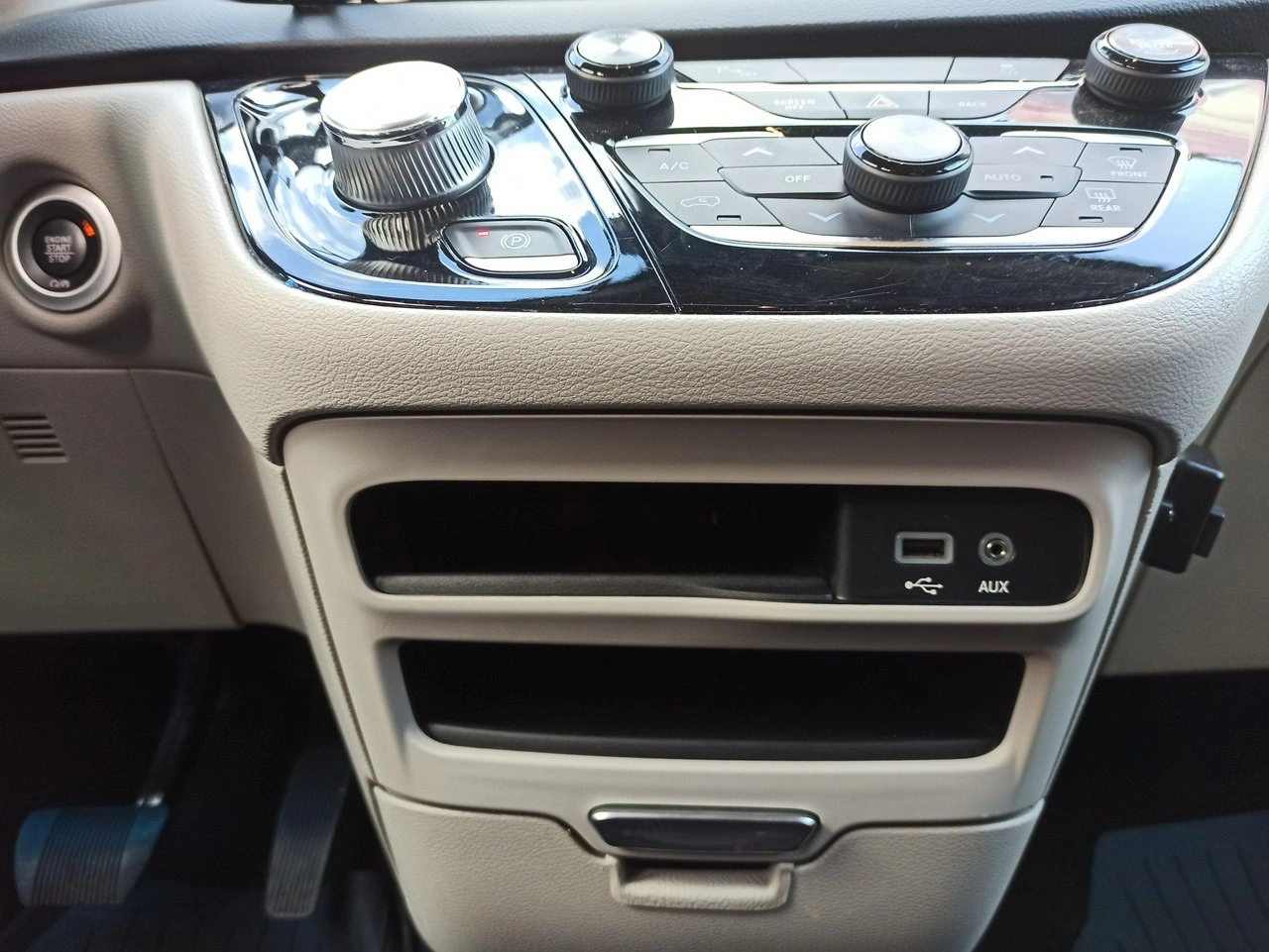 Chrysler Pacifica - Zdjęcie 17