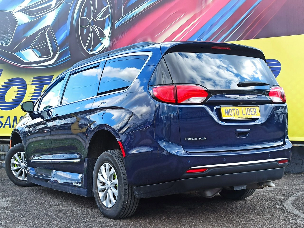 Chrysler Pacifica - Zdjęcie 3