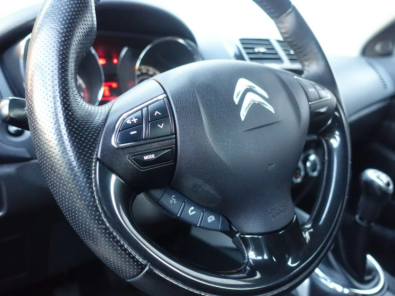 Citroën C4 Aircross - Zdjęcie 18