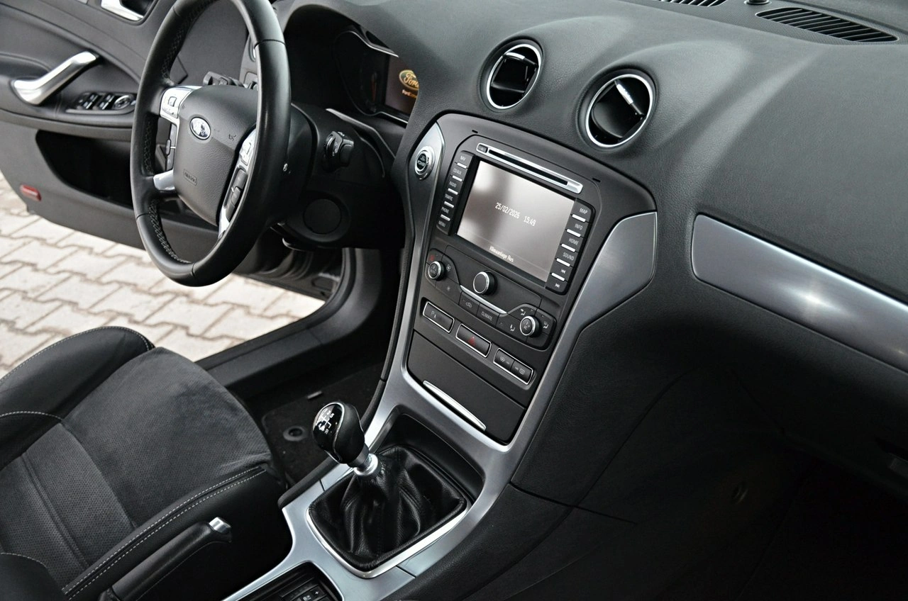 Ford Mondeo - Zdjęcie 18