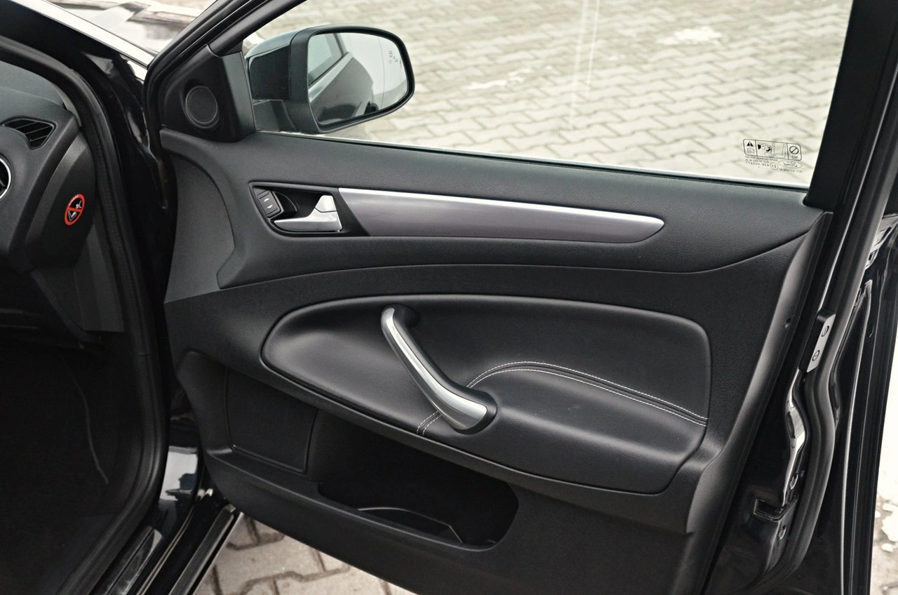 Ford Mondeo - Zdjęcie 19