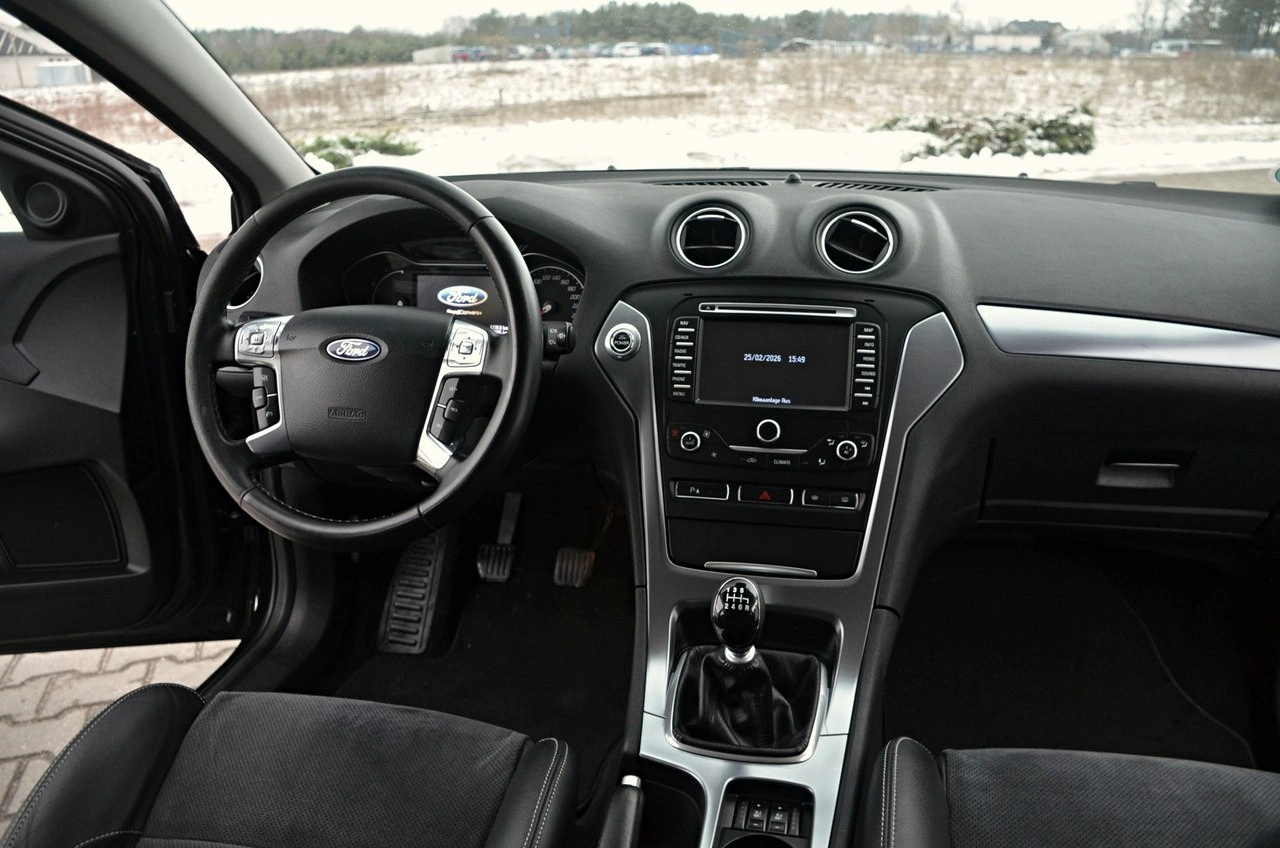 Ford Mondeo - Zdjęcie 22
