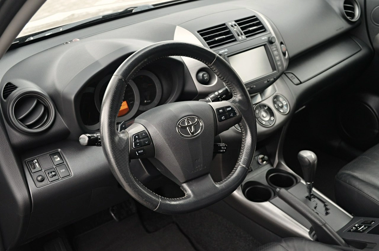 Toyota RAV-4 - Zdjęcie 15