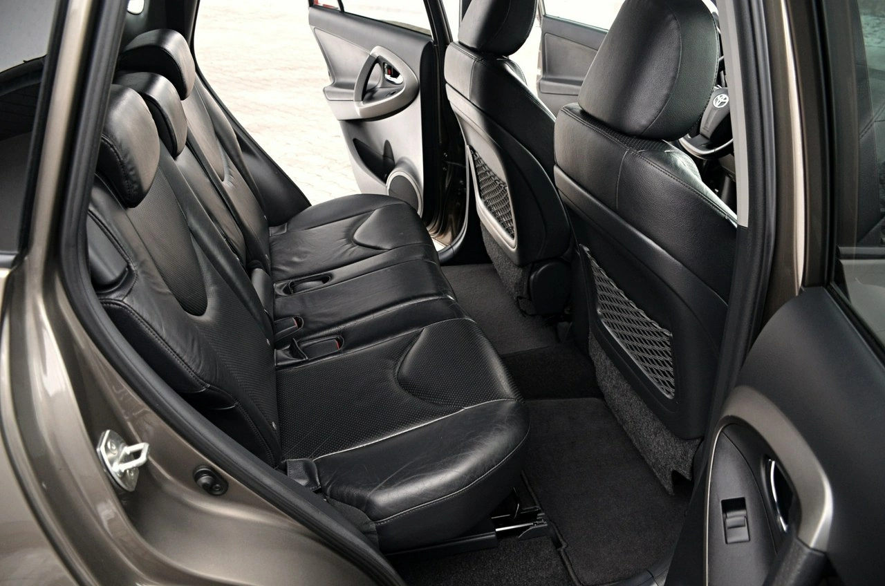 Toyota RAV-4 - Zdjęcie 18