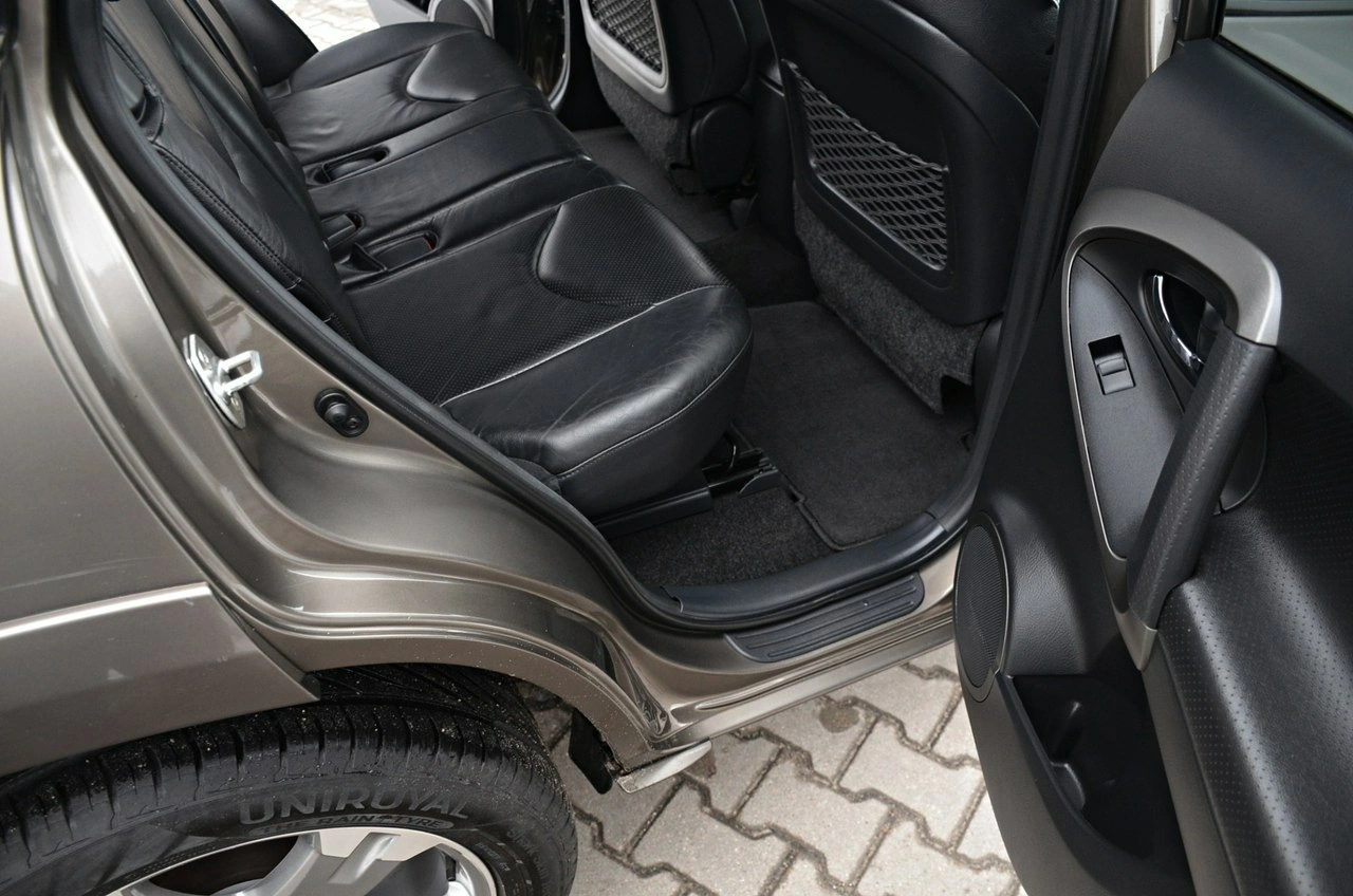 Toyota RAV-4 - Zdjęcie 20