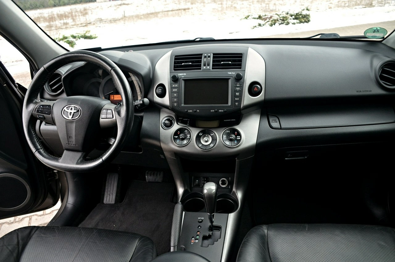 Toyota RAV-4 - Zdjęcie 21