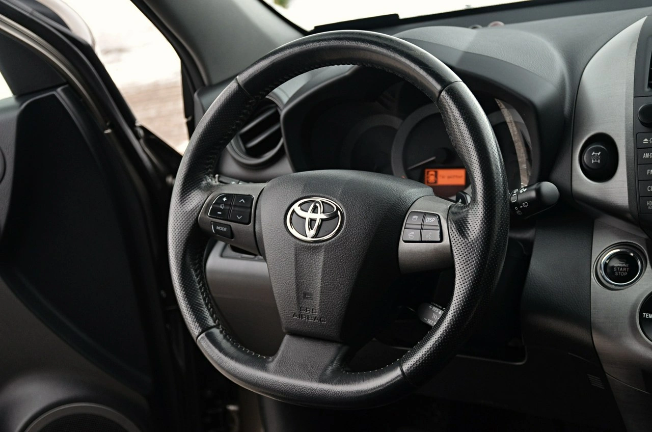Toyota RAV-4 - Zdjęcie 22