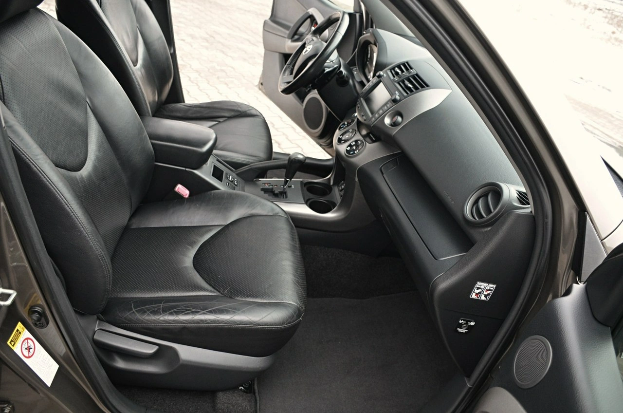 Toyota RAV-4 - Zdjęcie 24