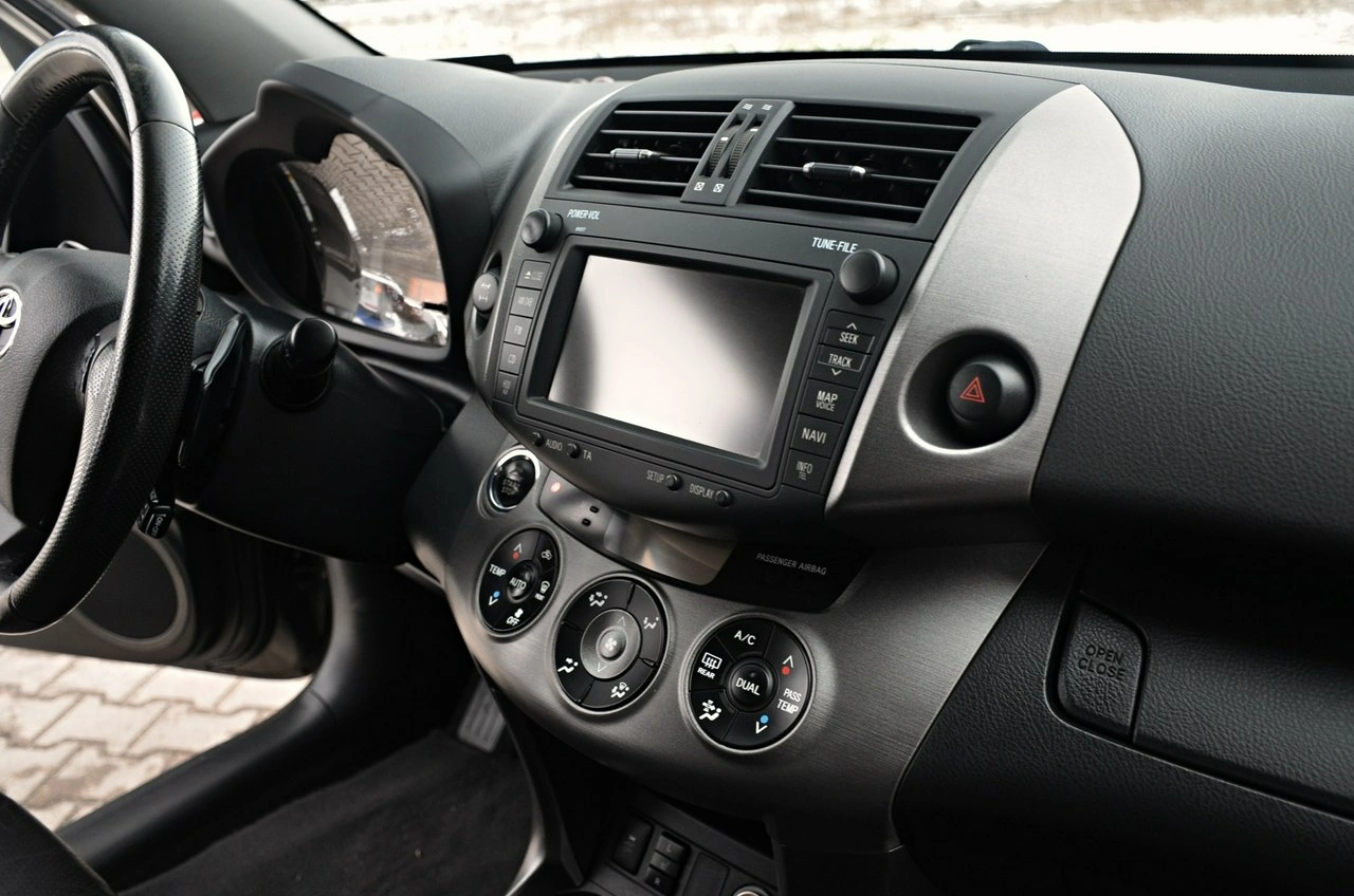 Toyota RAV-4 - Zdjęcie 28