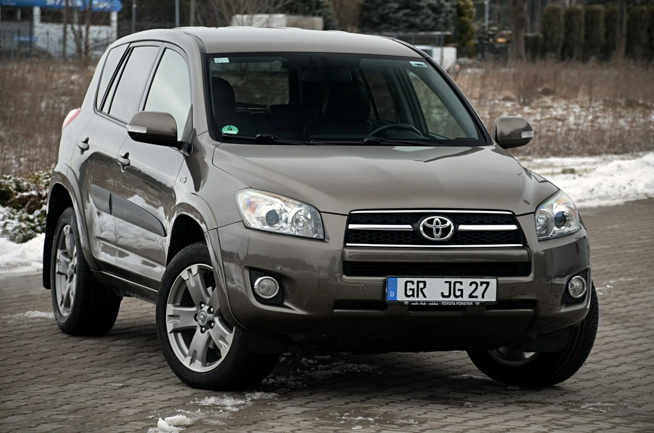 Toyota RAV-4 - Główne zdjęcie