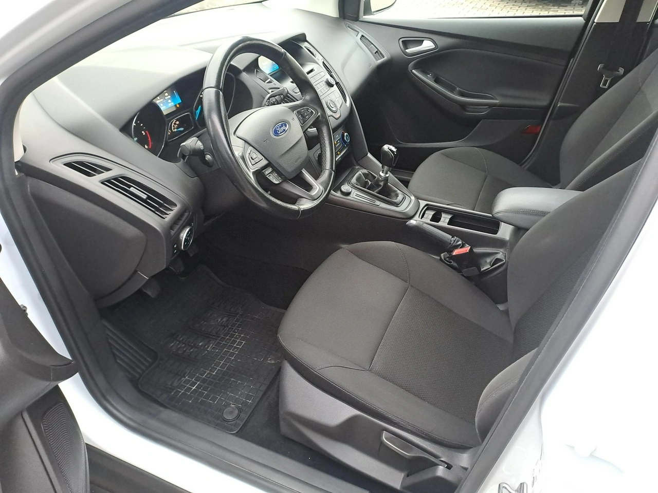 Ford Focus - Zdjęcie 8