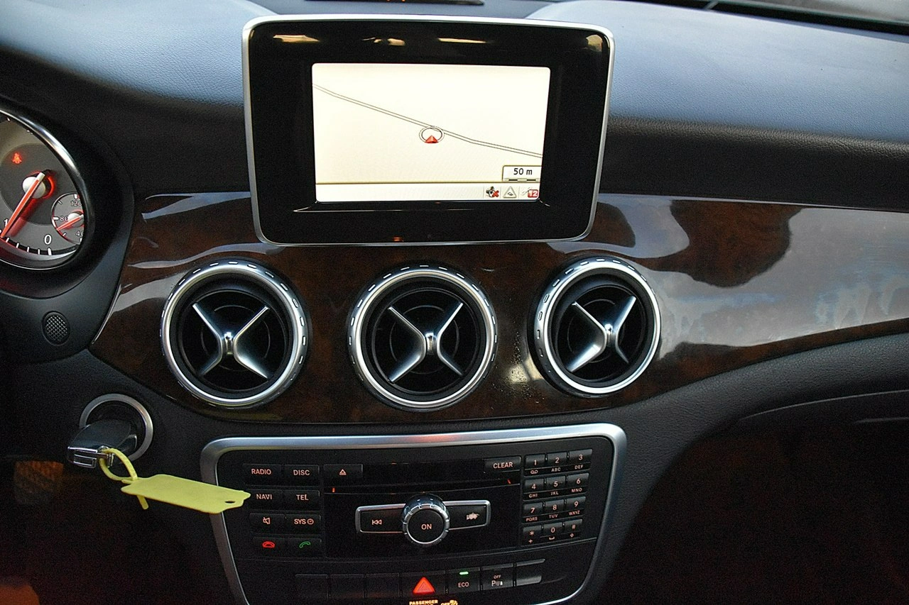 Mercedes GLA 180 - Zdjęcie 21