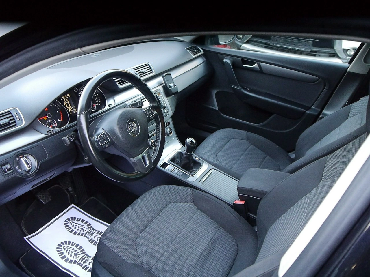 Volkswagen Passat - Zdjęcie 27