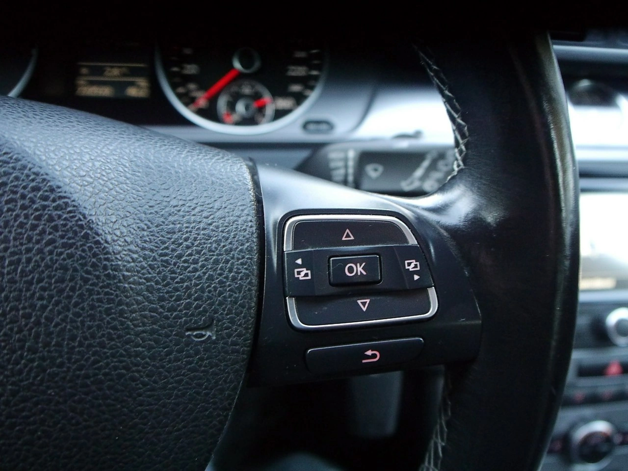 Volkswagen Passat - Zdjęcie 32