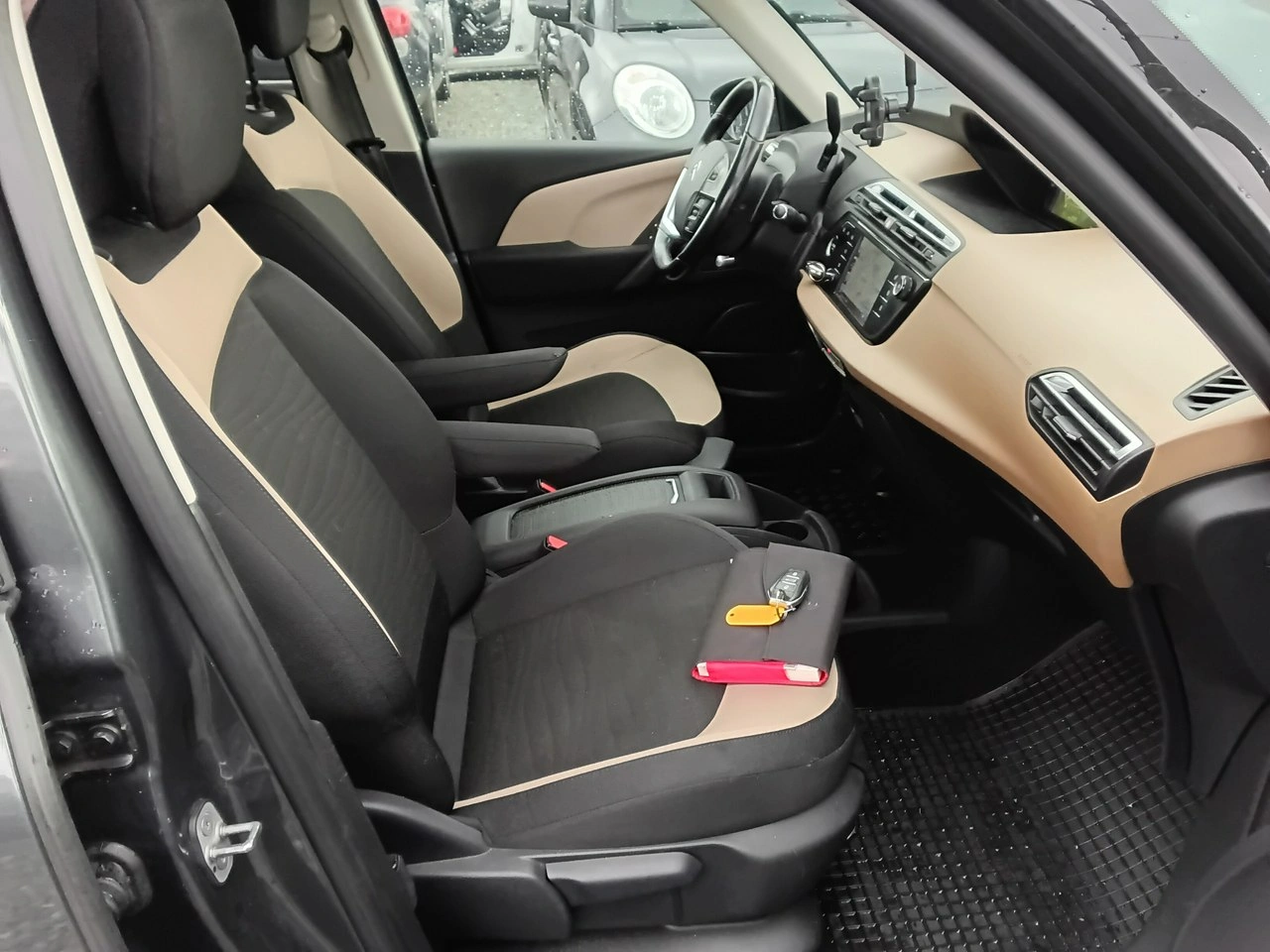 Citroën C4 Picasso - Zdjęcie 9