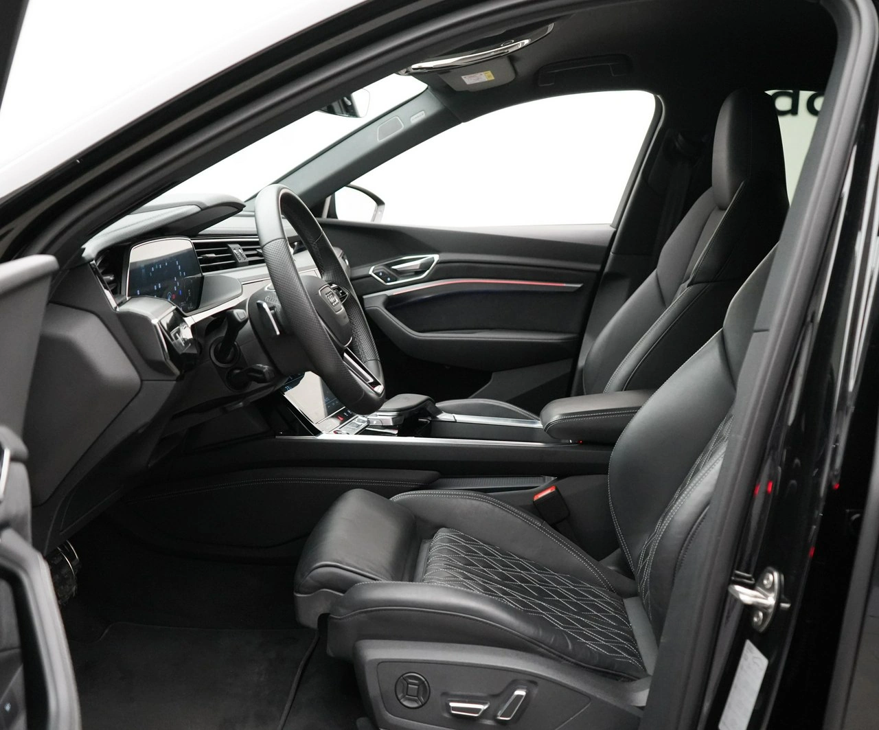 Audi SQ8 e-tron - Zdjęcie 16