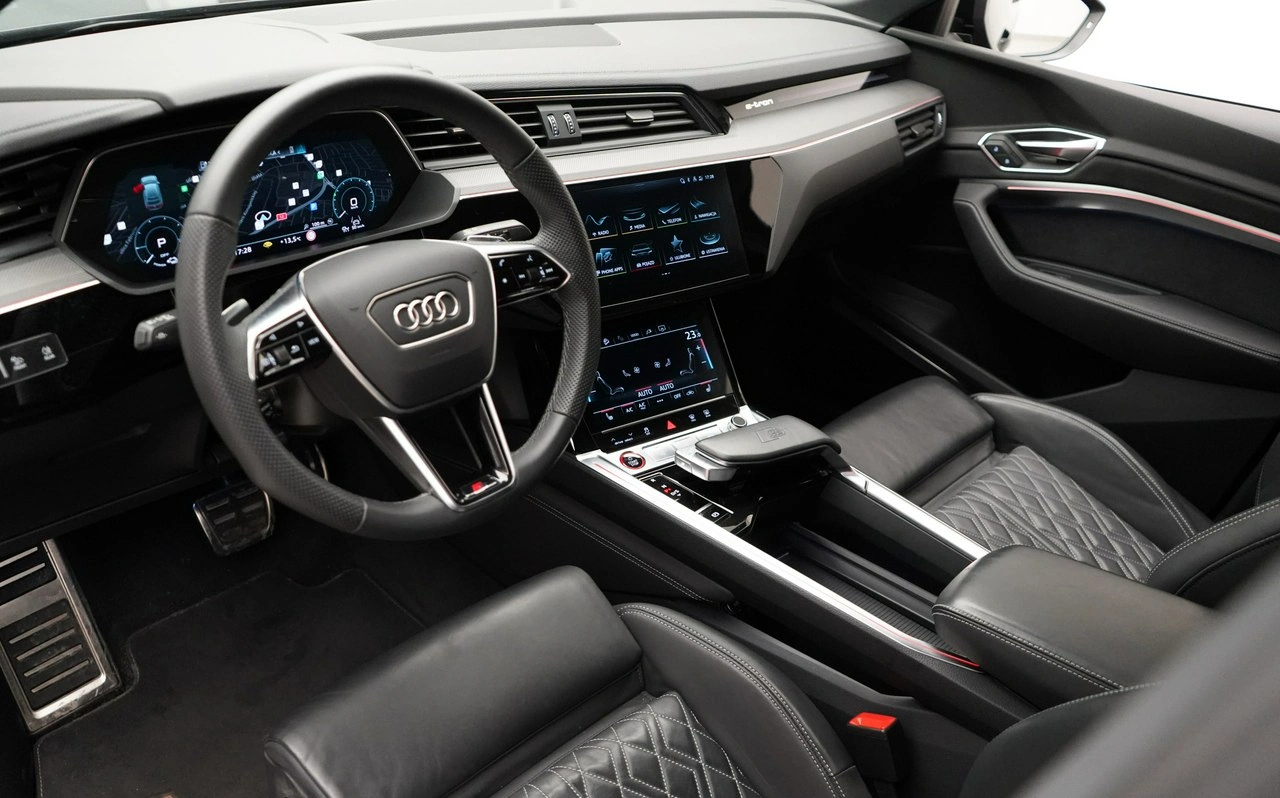 Audi SQ8 e-tron - Zdjęcie 18