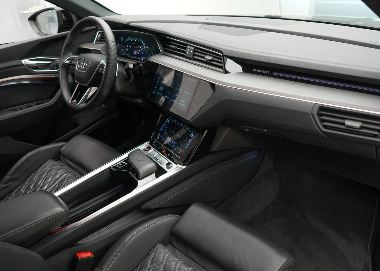 Audi SQ8 e-tron - Zdjęcie 24