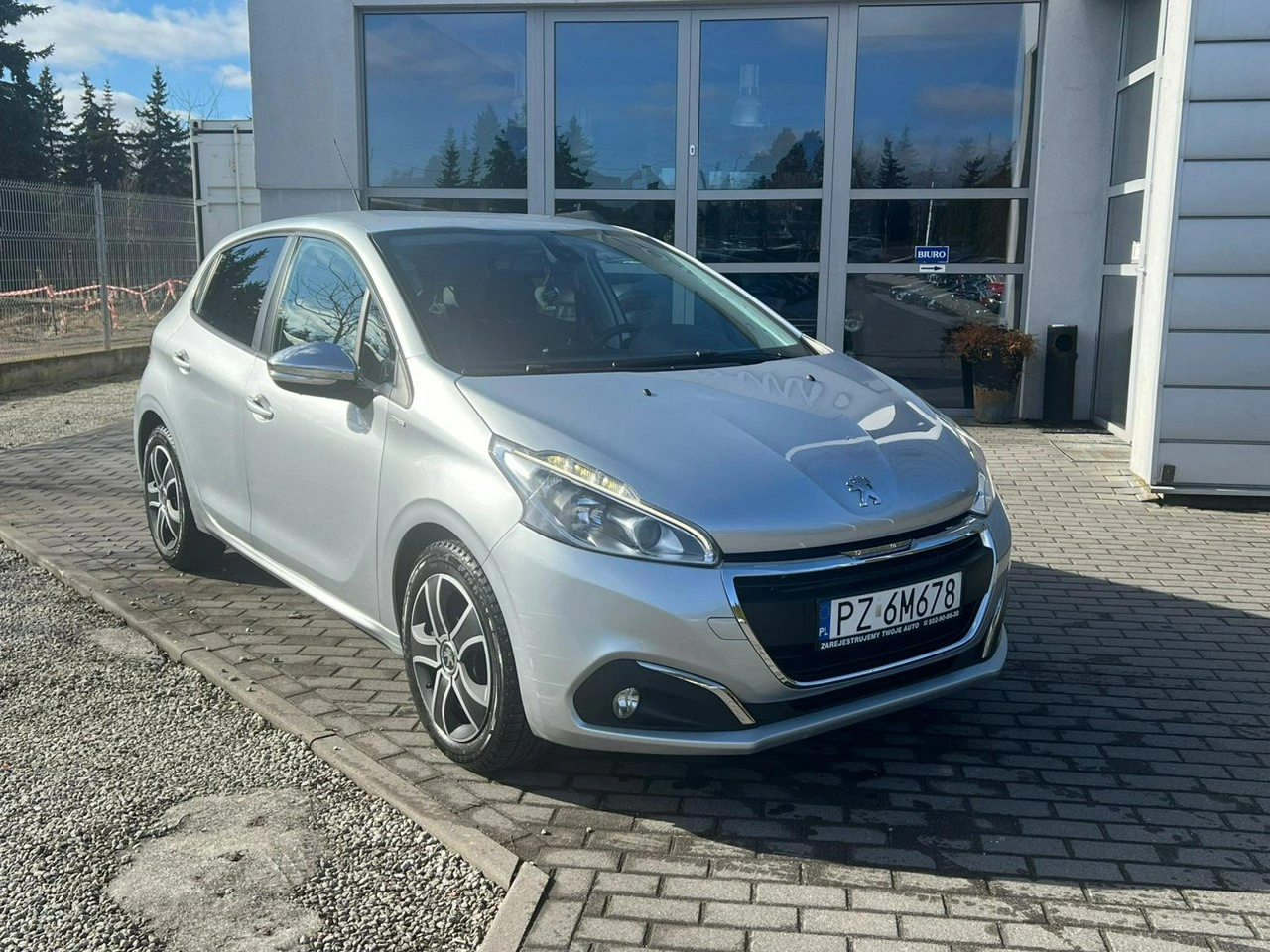 Peugeot 208 - Zdjęcie 2