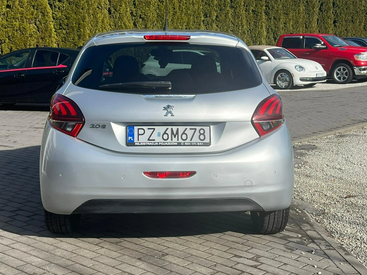 Peugeot 208 - Zdjęcie 8