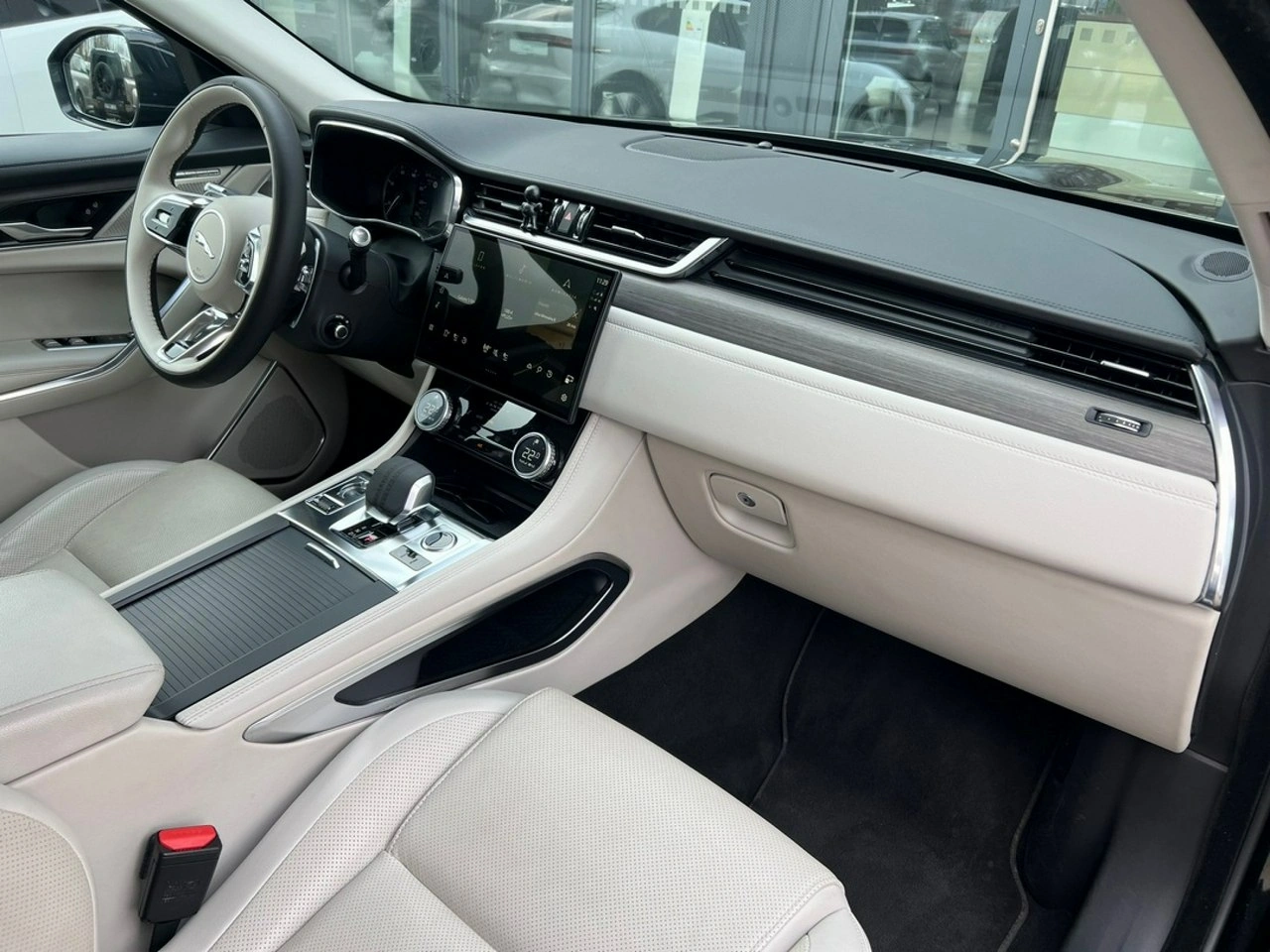 Jaguar F-Pace - Zdjęcie 12