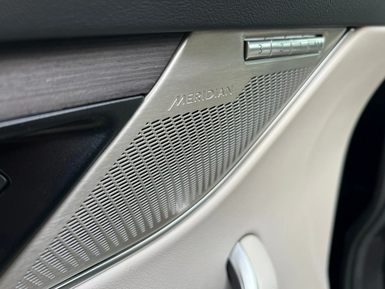 Jaguar F-Pace - Zdjęcie 16