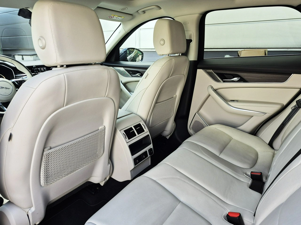 Jaguar F-Pace - Zdjęcie 23