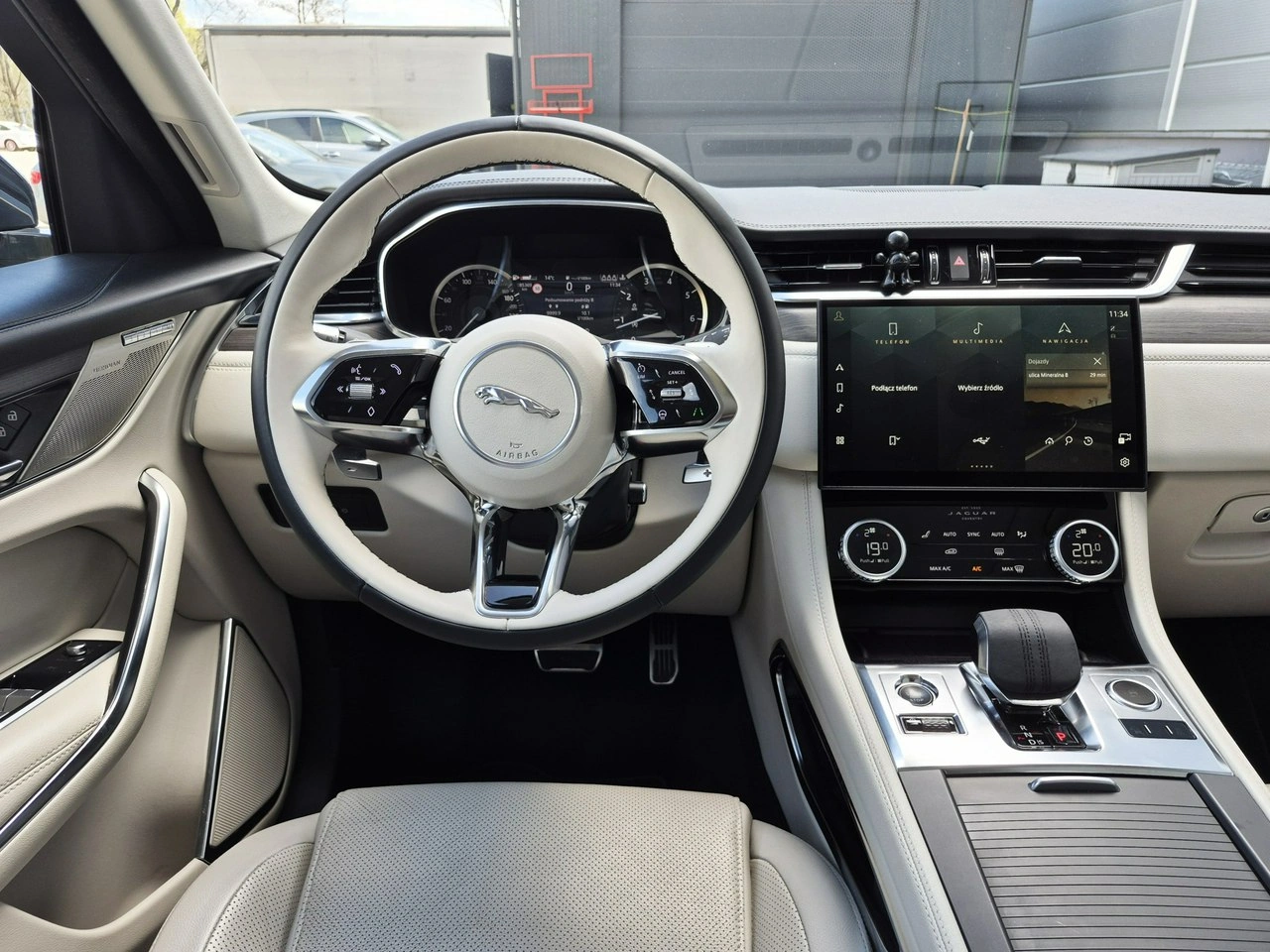 Jaguar F-Pace - Zdjęcie 27