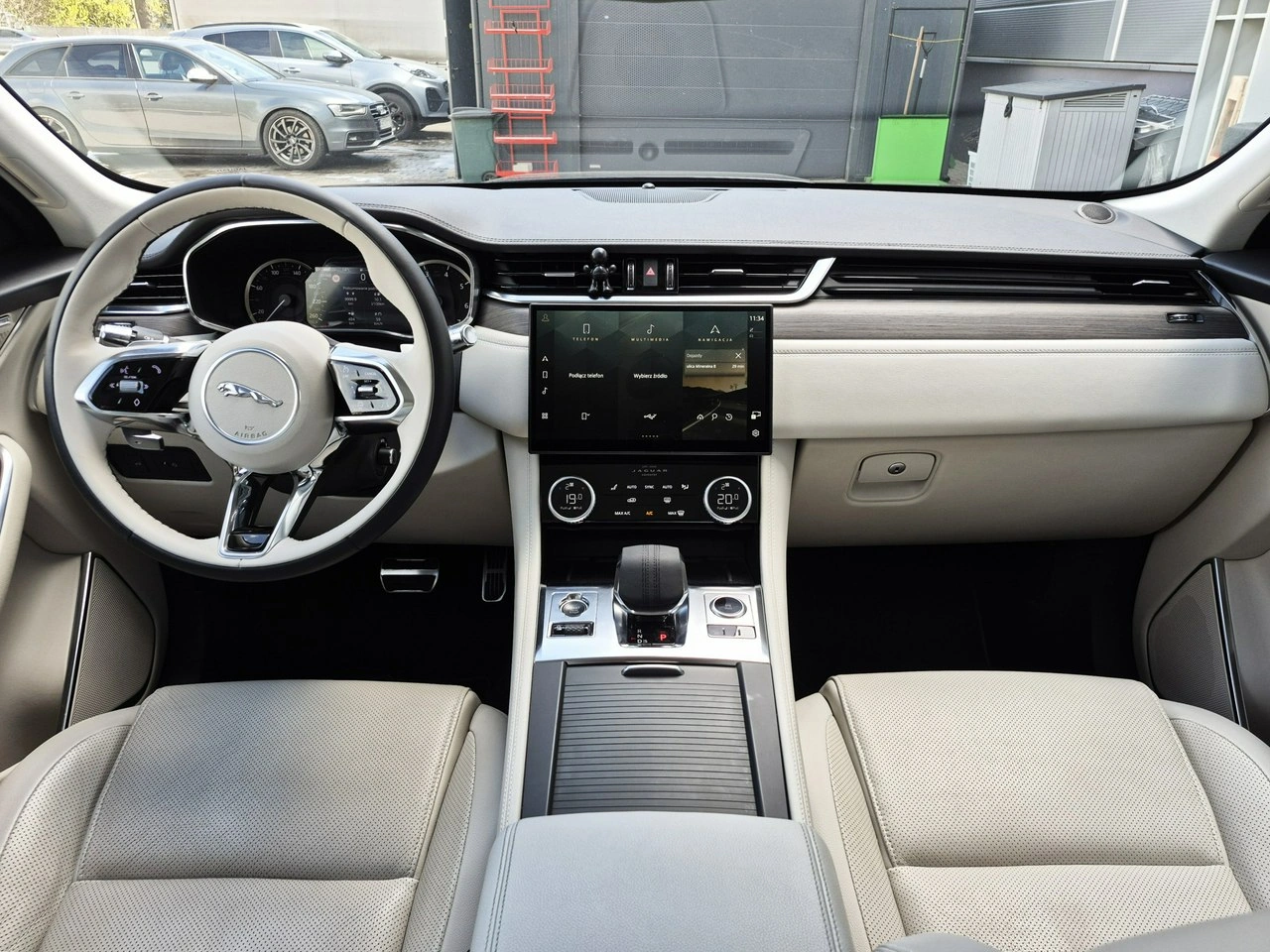 Jaguar F-Pace - Zdjęcie 28