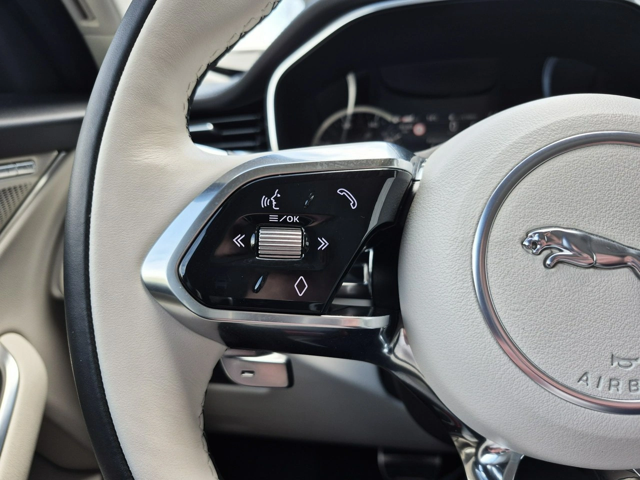 Jaguar F-Pace - Zdjęcie 29