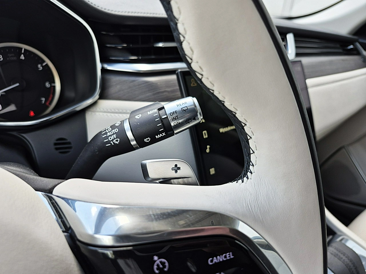 Jaguar F-Pace - Zdjęcie 32