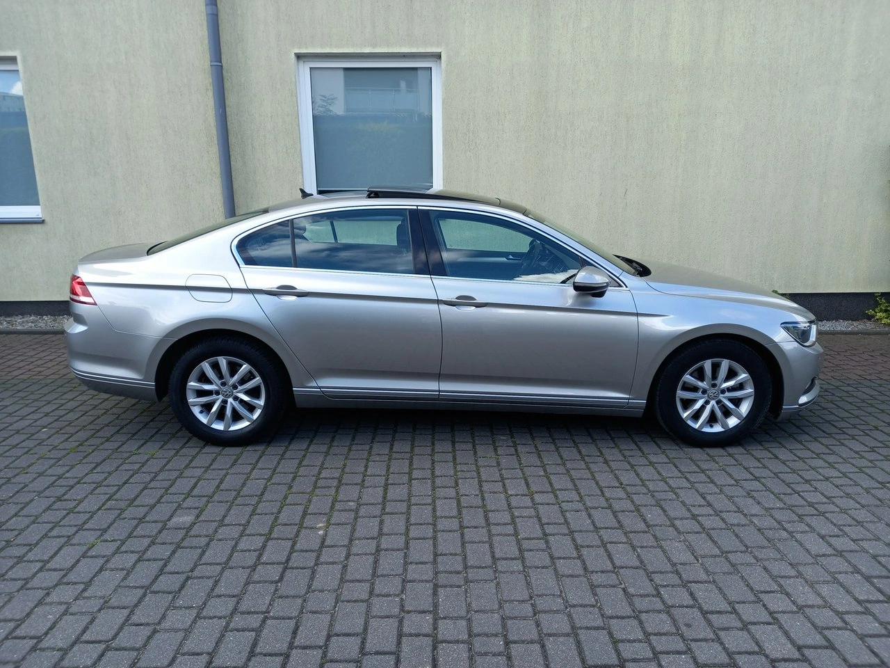 Volkswagen Passat - Zdjęcie 14