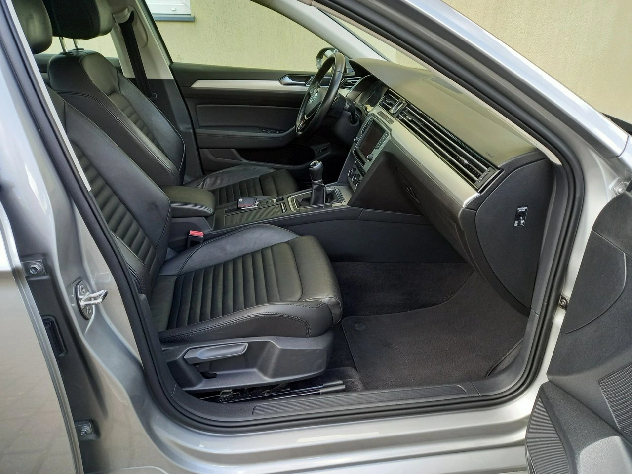 Volkswagen Passat - Zdjęcie 22