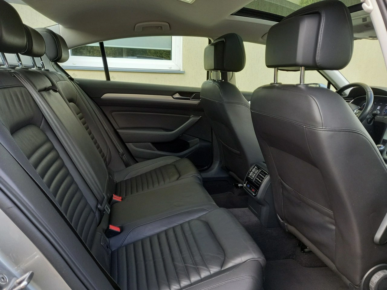 Volkswagen Passat - Zdjęcie 25