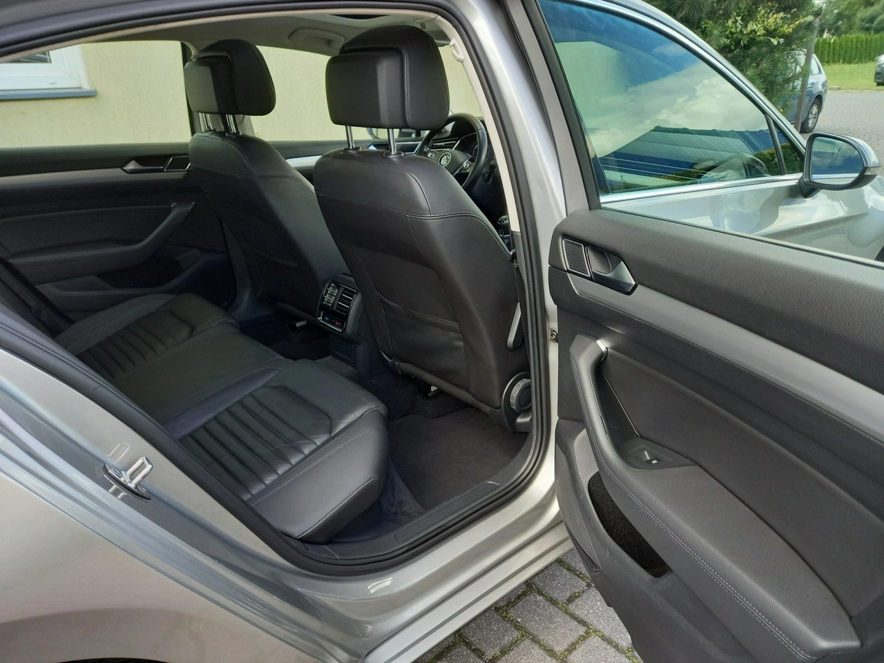 Volkswagen Passat - Zdjęcie 26